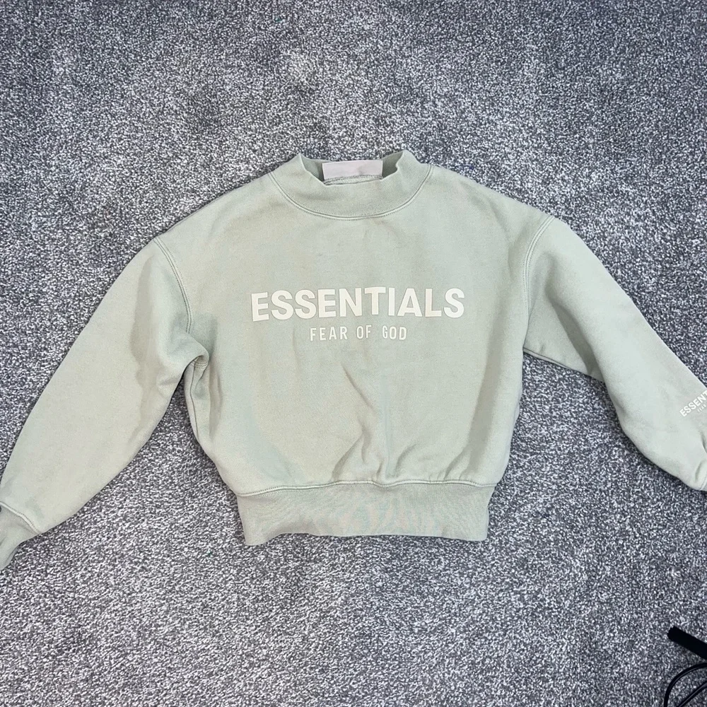 Fear of God Essentials Kids Sage Green Logo Sweatshirt 4-5 years